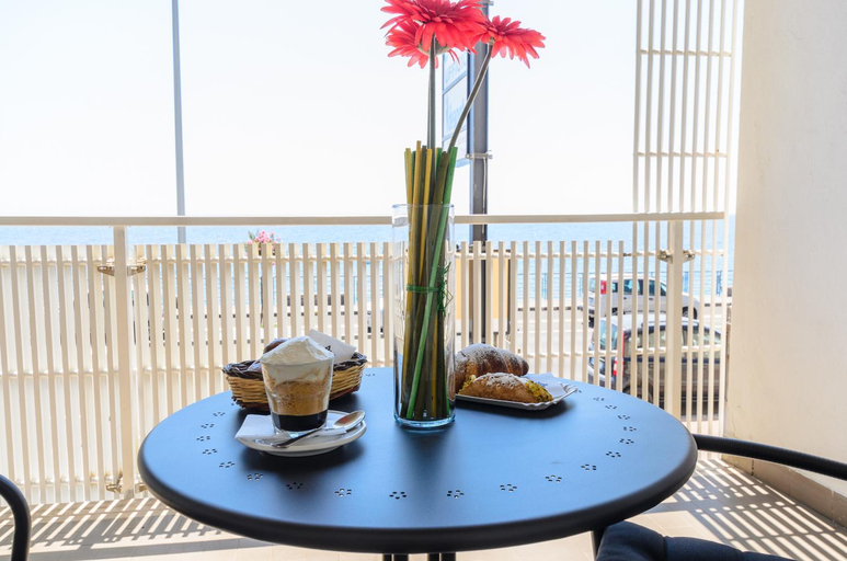 Food & Drinks 2, Marina D'Agro Residence, Messina