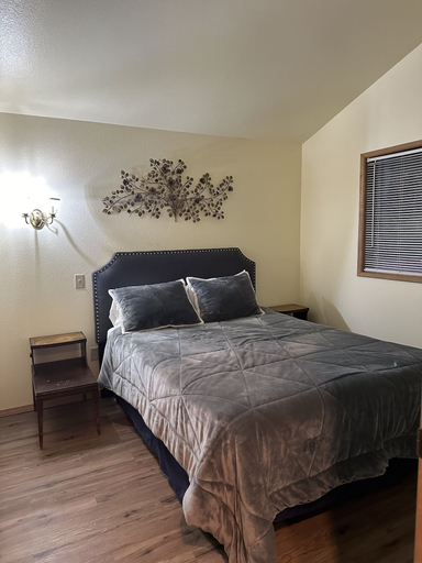 Bedroom 2, Glacier Peak Resort, Skagit