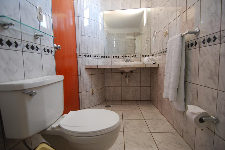 Bathroom, Hotel Alegria Nasca, Nazca