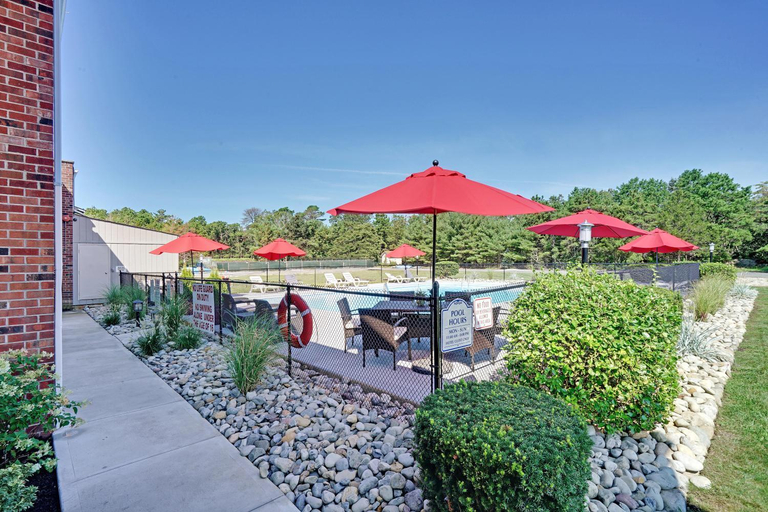 Others 4, Knights Inn - Waretown, NJ, Ocean