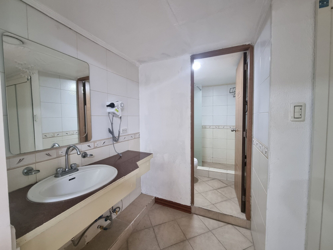 Bathroom 4, Asian Greenville Hotel and Resort, Mabalacat