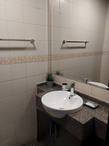 Bathroom 3, Gorgeous 1B With Balcony in Dubai Marina, Dubai