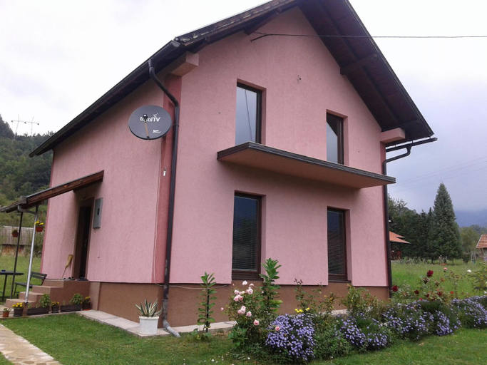Others 3, Rooms Violeta, Užice