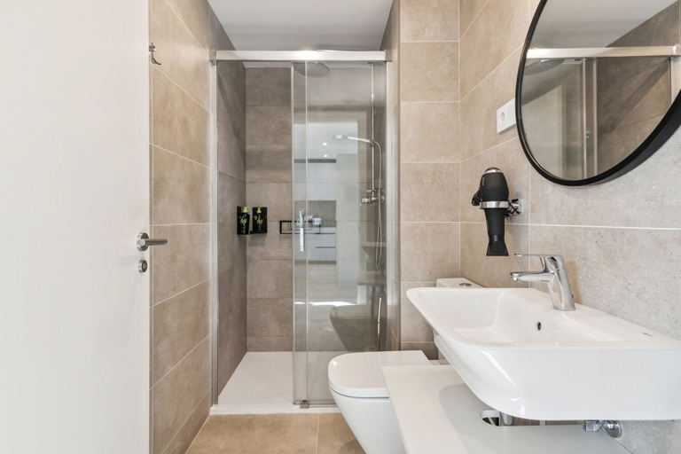 Bathroom 4, Limehome Valencia Carrer del Pare Palau, Valencia