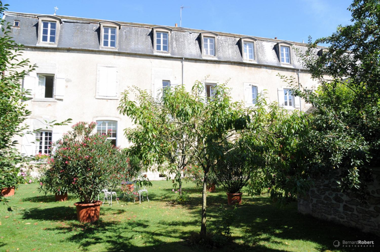 Others 5, Le Couvent en Bazois, Nièvre