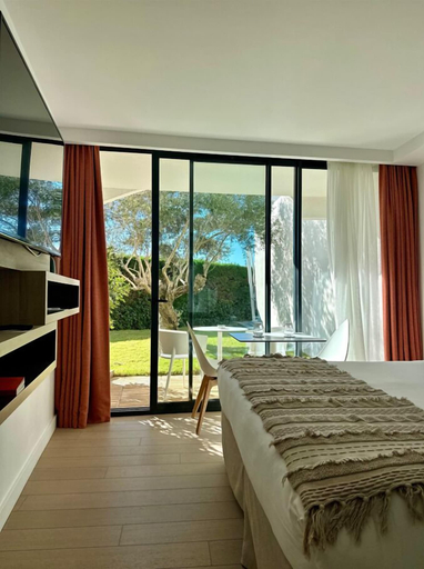 Bedroom 3, Hôtel La Plage, La Grande-Motte, Hérault