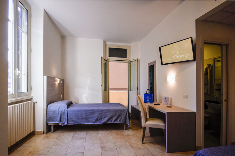 Bedroom 2, Casa San Giuseppe, Roma