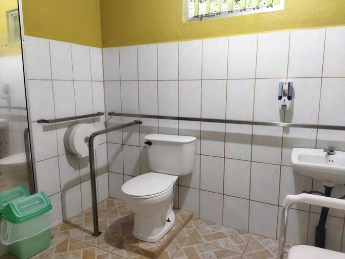 Bathroom 3, Recreo Verde Hot Springs & Spa, San Carlos