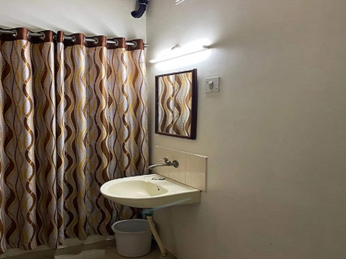 Bathroom, Hotel Sri Sakthi, Salem