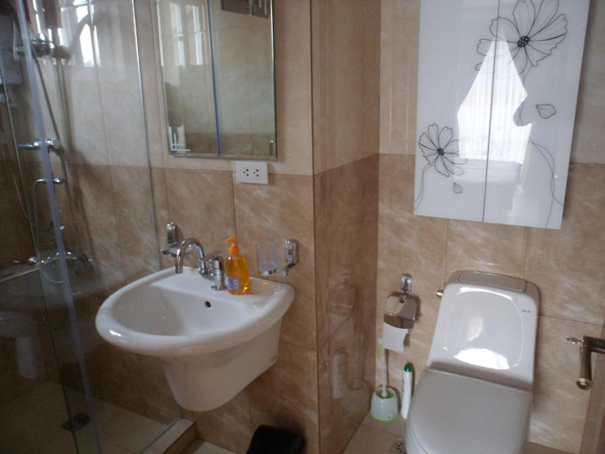 Bathroom 4, Prestige Vacation Apartments, Baguio City