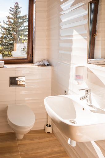 Bathroom 2, Cicha Zdroj, Busko