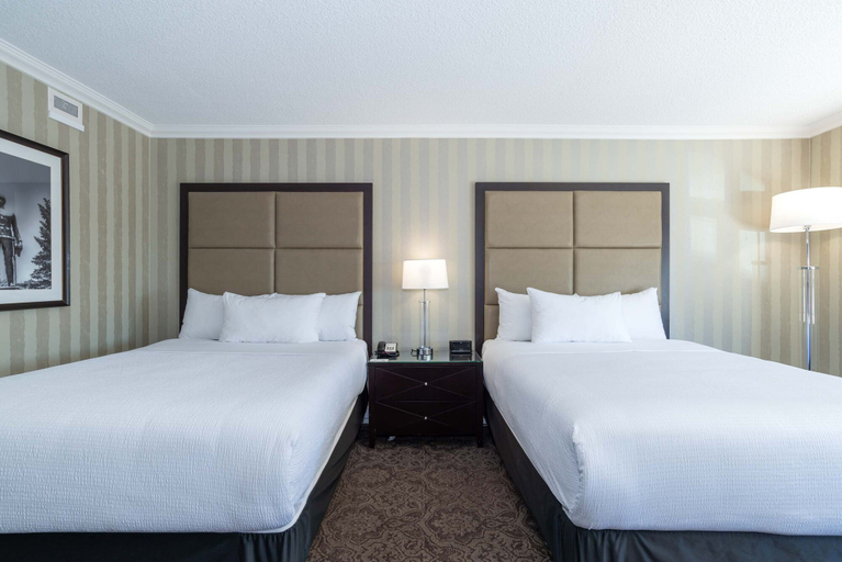 Bedroom 3, Sandman Signature Edmonton Downtown Hotel, Division No. 11