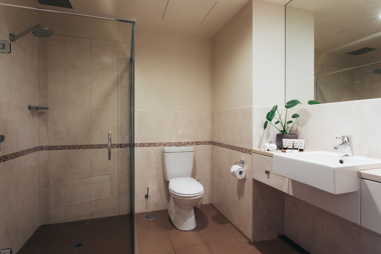 Bathroom 5, The Port Lincoln Hotel, Port Lincoln