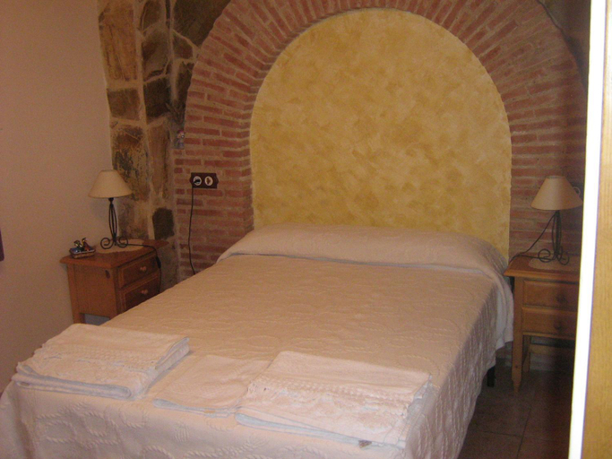 Others 3, Hostal Sara, Zaragoza