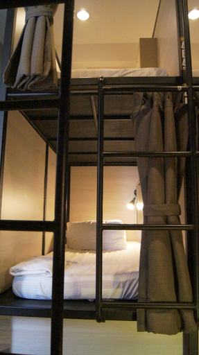 Bedroom 3, Augusta - Hostel, Wattana