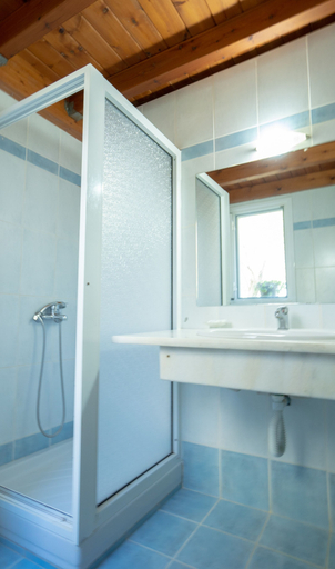 Bathroom 5, Olive Trees Garden Lixouri, Ionian Islands