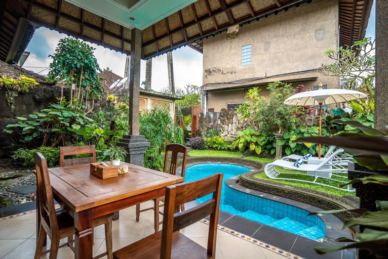 Swimming Pool 13