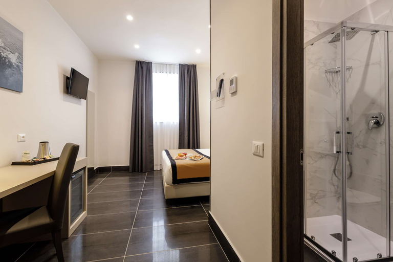 Bathroom 4, Best Western Hotel dei Mille, Napoli