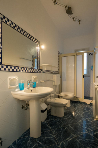 Bathroom 3, Camagna country house suite guttuso, Trapani