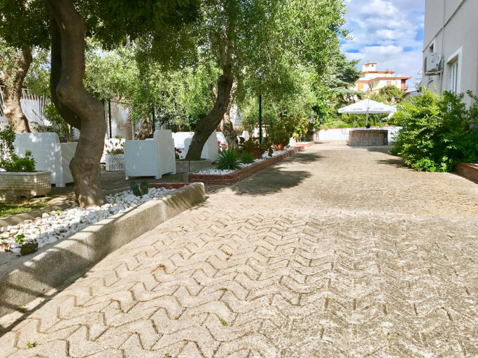 Others 5, Villa Paestum, Salerno