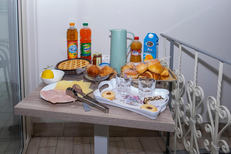 Food & Drinks 5, B&B VERZUS, Napoli