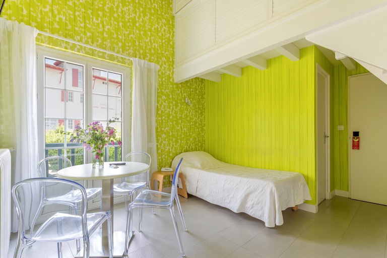 Bedroom 2, Hotel Les Goelands, Pyrénées-Atlantiques