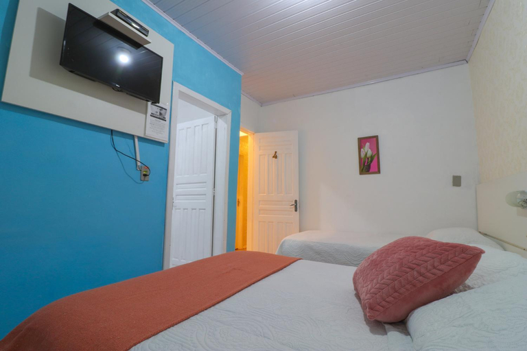 Bedroom 2, Pousada Tia Eni, Gramado