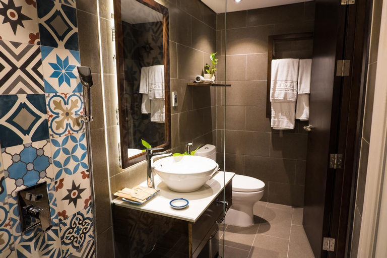 Bathroom 19