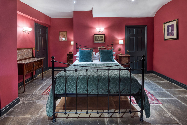 Bedroom 4, Guy Fawkes Inn, York