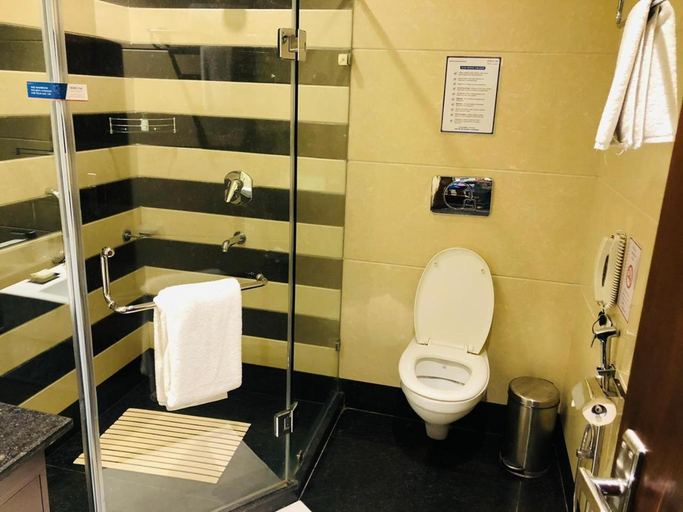 Bathroom 4, Fortune Park, Haridwar - Member ITC Hotels' Group, Hardwar