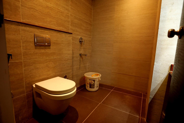 Bathroom 4, Queens Inn Velankanni, Nagappattinam