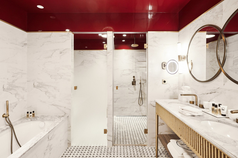 Bathroom 5, Grand Powers, Paris