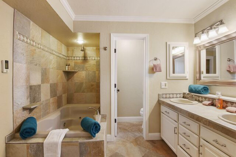 Bathroom 4, Donner Lake Delight, Nevada