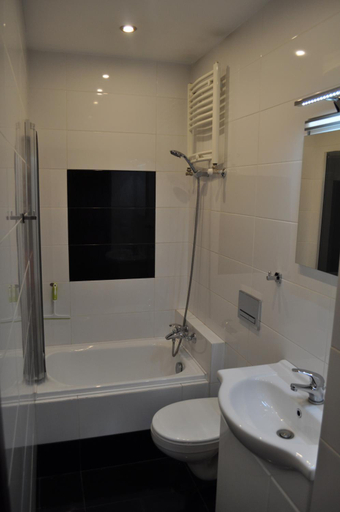 Bathroom 2, OperaHostel, Bydgoszcz City
