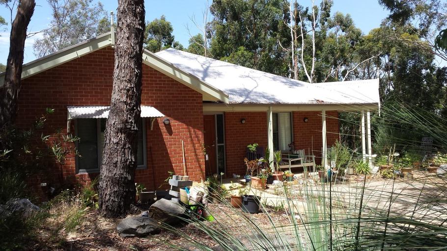 Others 5, Stringybark Hills Retreat, Adelaide