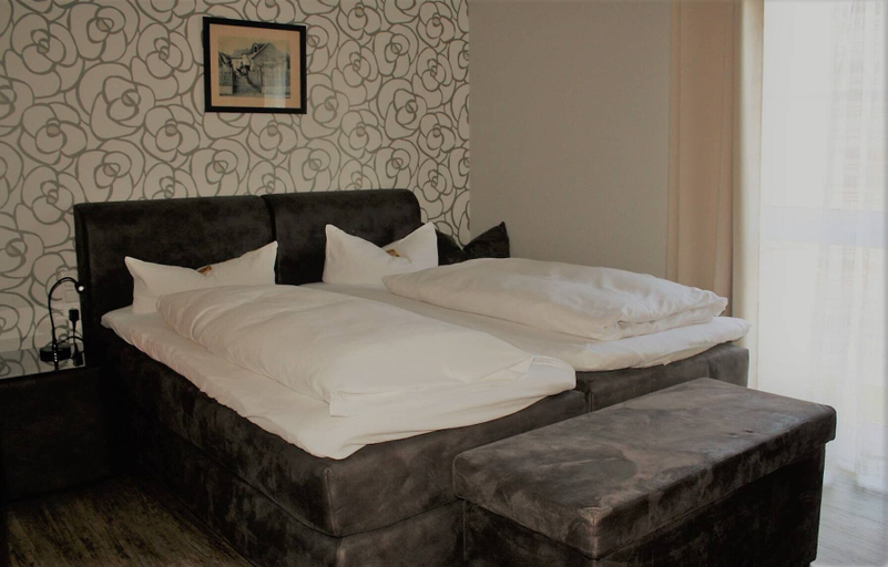 Bedroom 2, Hotel-Restaurant Schöne Aussicht, Gießen