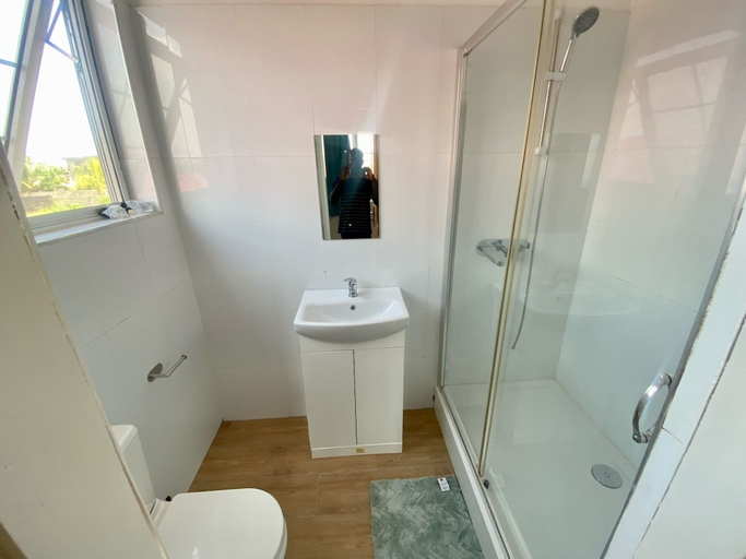 Bathroom 3, Sanctuary House Apartments, Tema