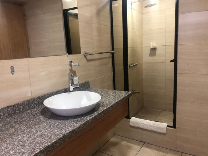 Bathroom 3, Hotel Ambassador, Quito