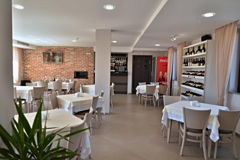Food & Drinks 3, La Casa Hotel, Rakitovo