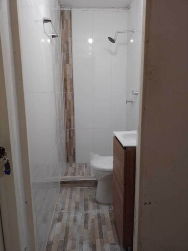 Bathroom 3, Mom's House Floralia, Palmira