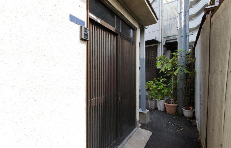 Others 3, Hakko Ichiu, Higashiōsaka