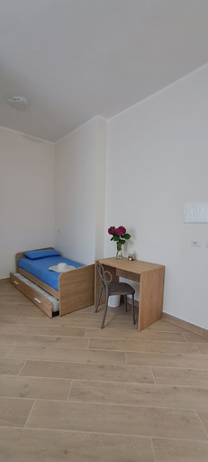 Bedroom 5, B&B DonnaRooms Pompeii, Napoli