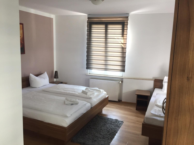 Bedroom 3, Hotel Ristorante Rostica, Reutlingen