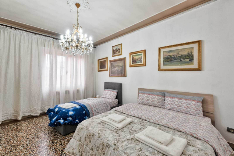 Bedroom 2, Downtown Railway Station Venice Mestre, Venezia