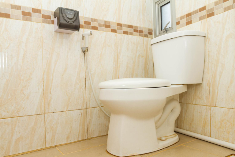 Bathroom 15