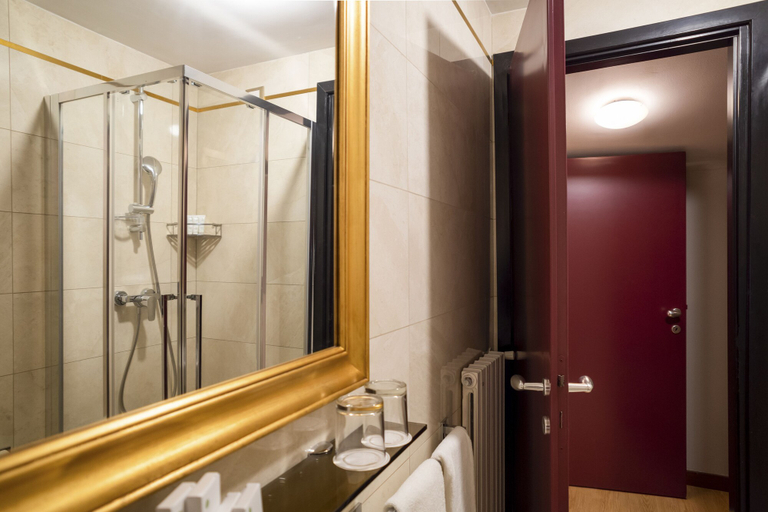 Bathroom 5, Hotel Romana Residence, Milano