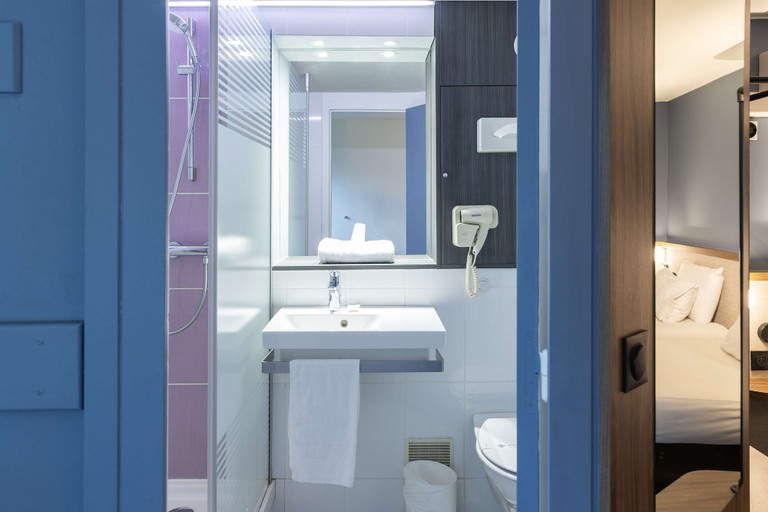 Bathroom 5, Kyriad Nancy Sud - Ludres, Meurthe-et-Moselle