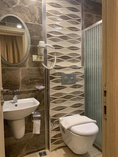 Bathroom 5, Venus Hotel Taksim, Beyoğlu