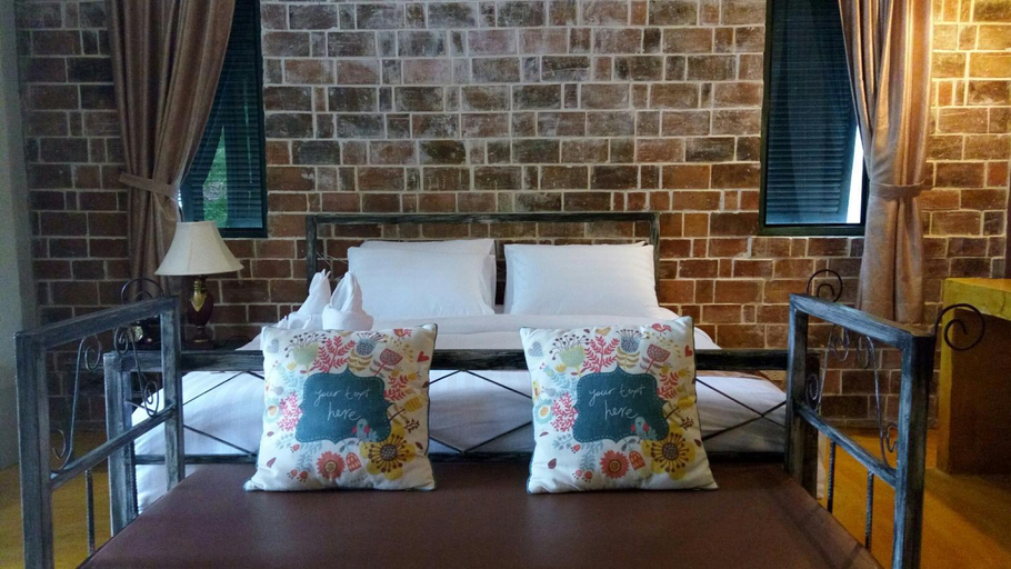 Bedroom 2, Stamp Hills Resort, Suan Phung