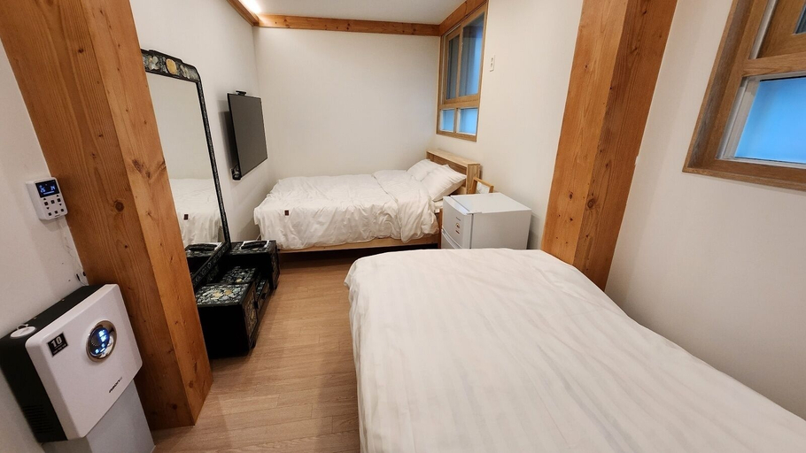 Bedroom 4, Seoul View Guest House, Jung